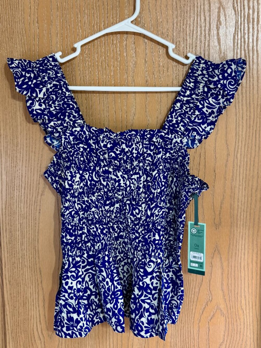 Terra & Sky Women's Plus Sleeveless Smocked Tank Top in Bicolor Paisley Size 0X